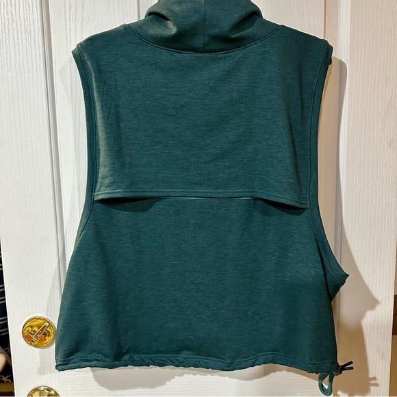 Under Armour Featherweight Fleece Sleeveless Funnel Neck - Picture 9 of 9